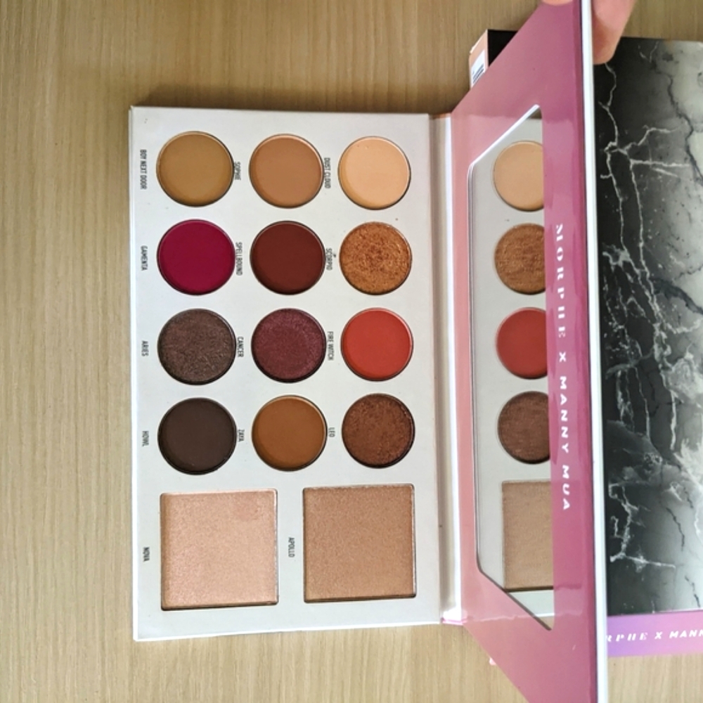 DISCONTINUED. Morphe X Manny Mua Glam palette.